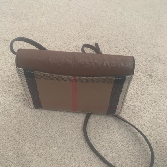 (SOLD)Burberry Crossbody Hampshire House - Picture 3 of 6
